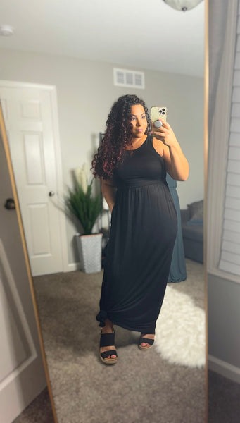 Confident black maxi dress with pockets - Ayden Rose